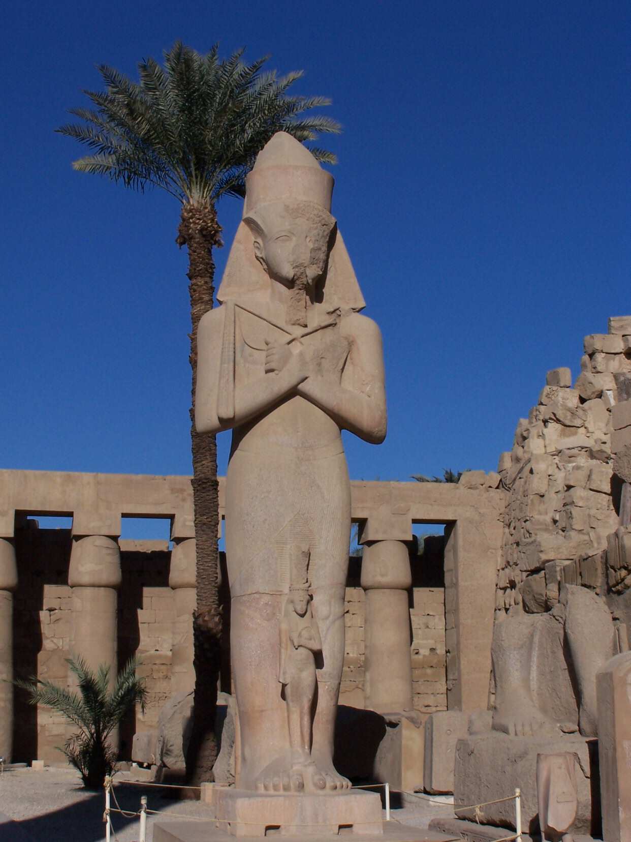 Statues colossales de Ramses II (deuxime pylone).